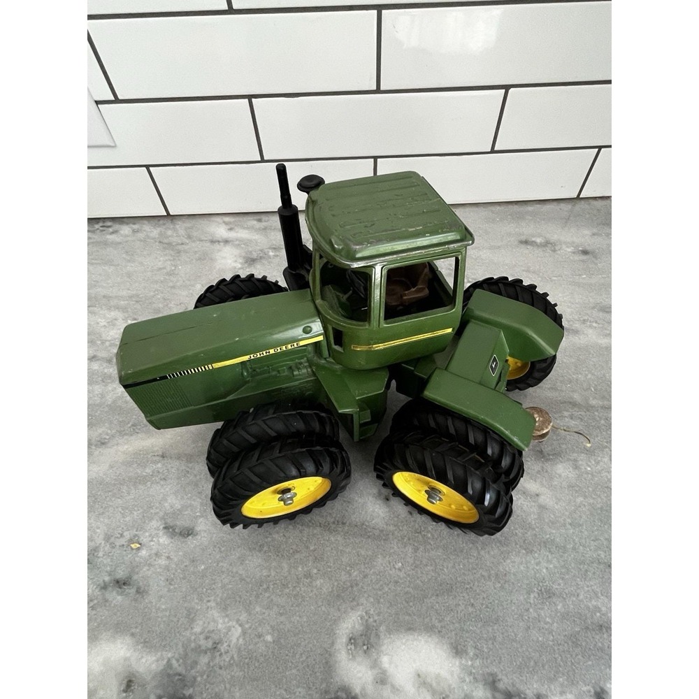 Vintage Ertl John Deere Articulated 4WD Tractor, Dual‎ Wheels, 1:16 U.S.A. - Picture 9 of 10